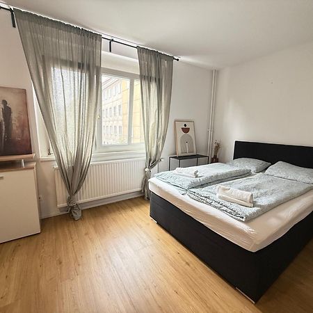 Urban Stays Apartments Wina Bagian luar foto