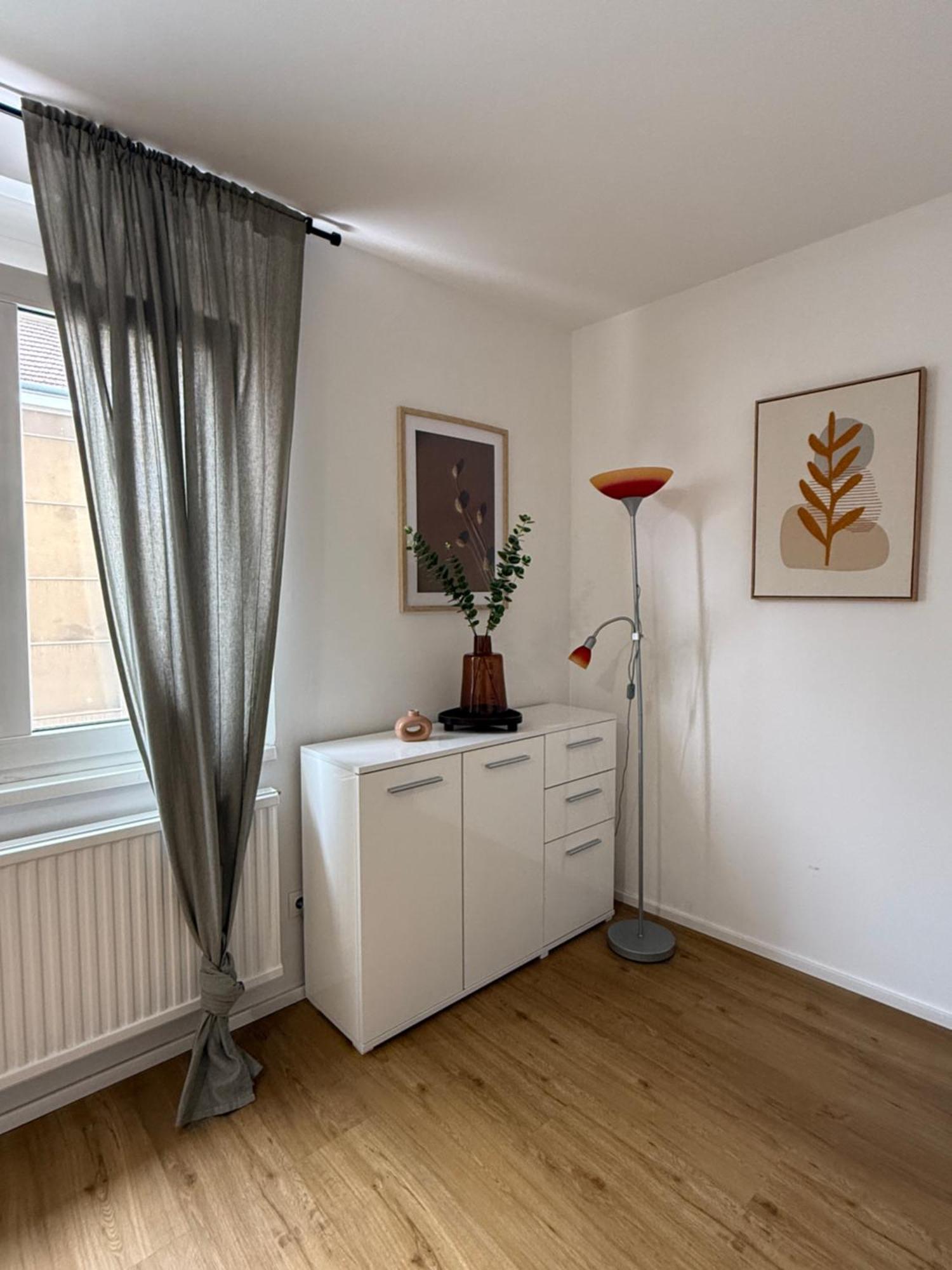 Urban Stays Apartments Wina Bagian luar foto