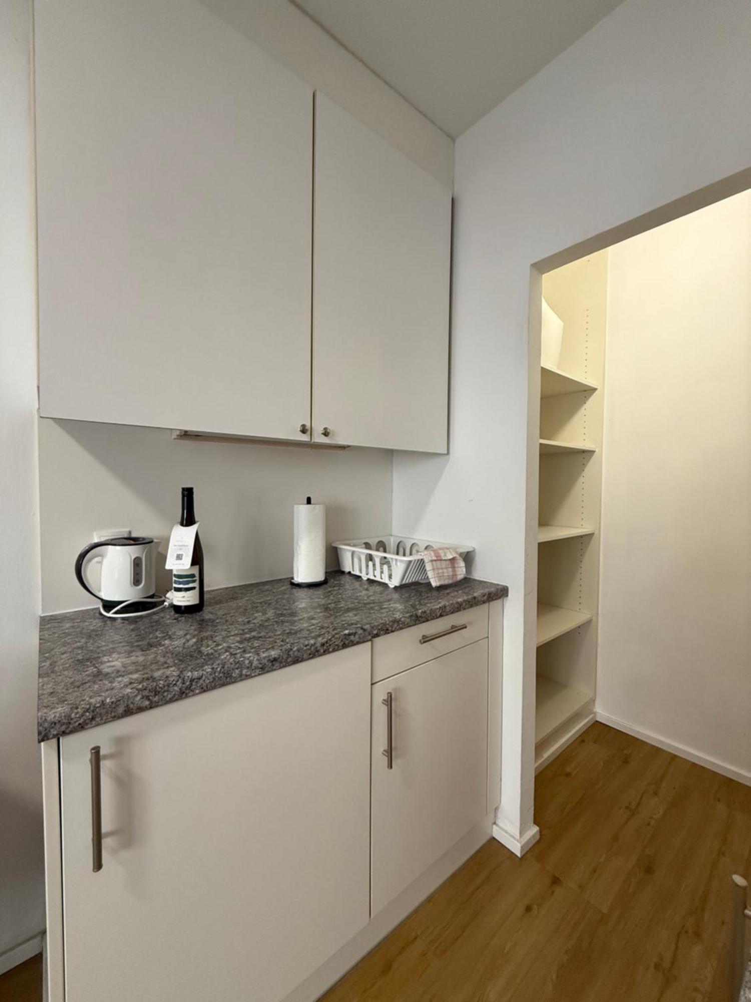 Urban Stays Apartments Wina Ruang foto