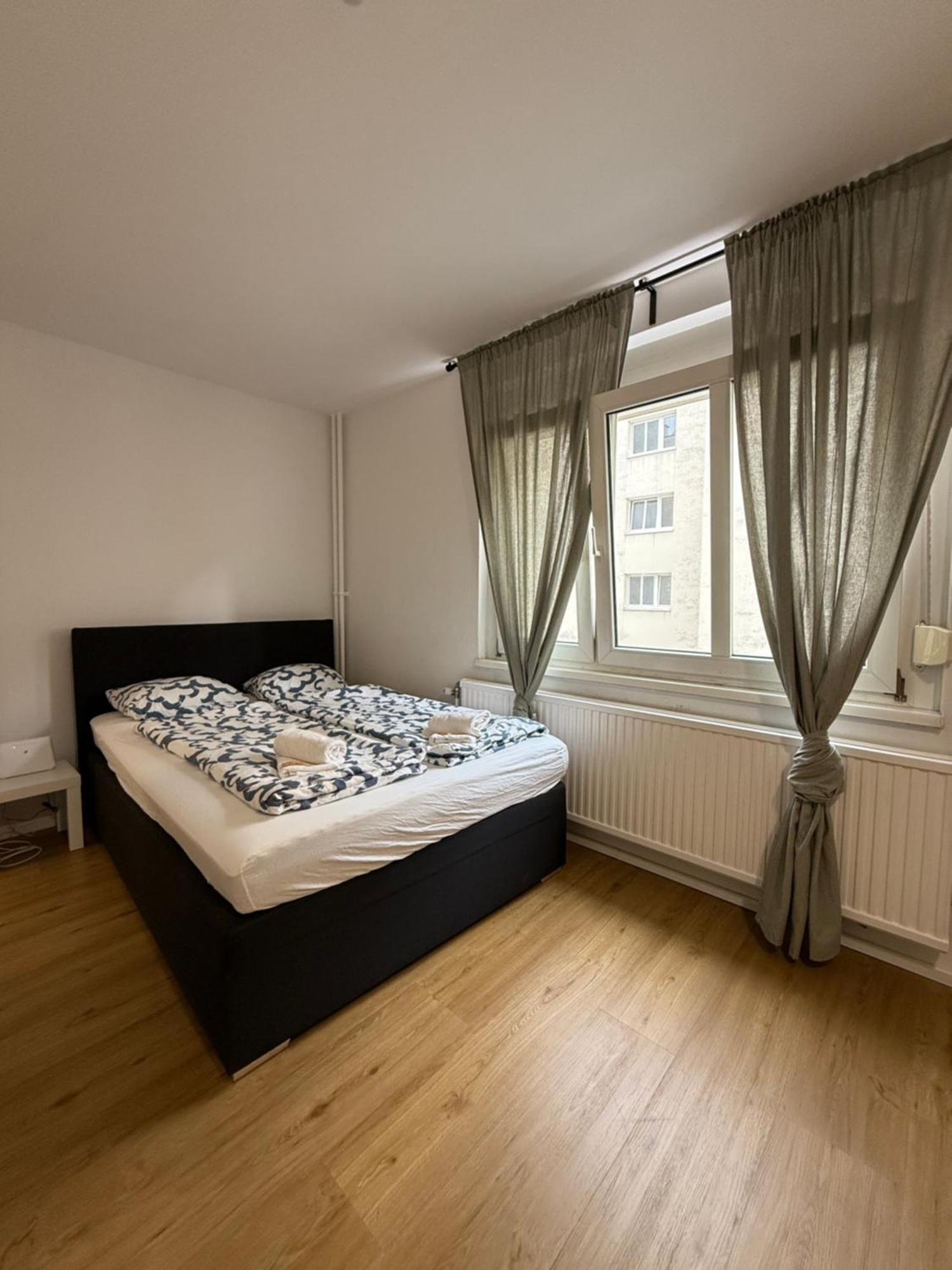 Urban Stays Apartments Wina Bagian luar foto