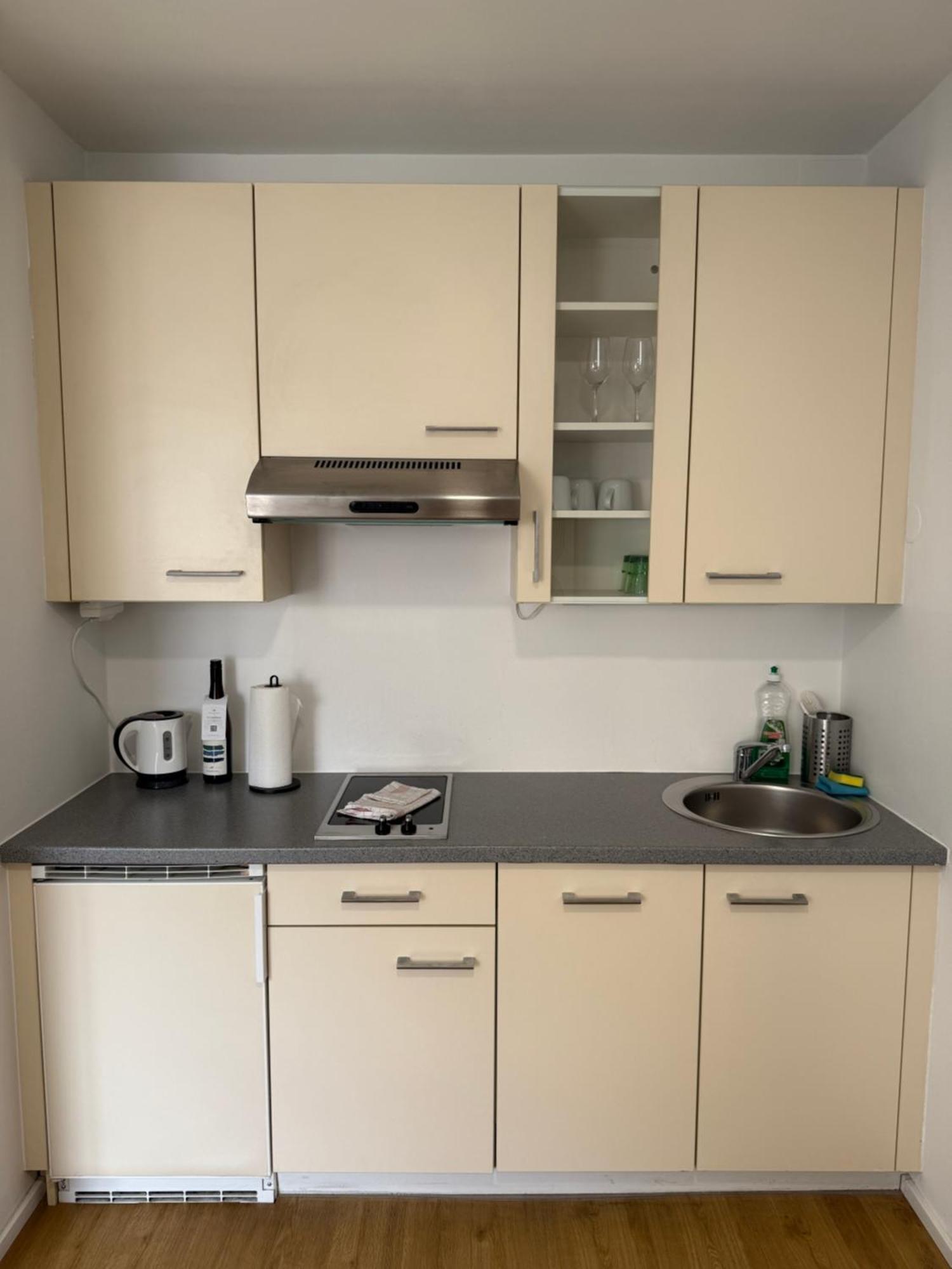 Urban Stays Apartments Wina Ruang foto